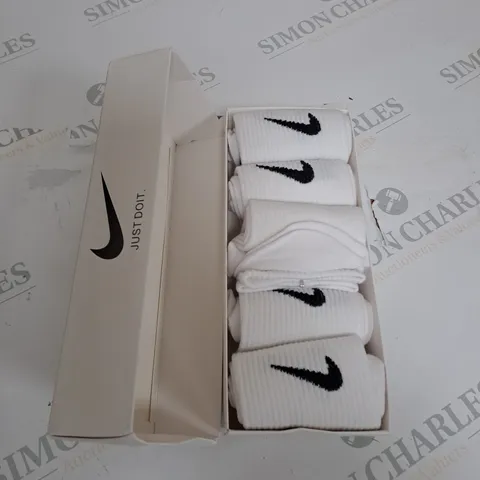 NIKE JUST DO IT 5 X WHITE SOCKS 