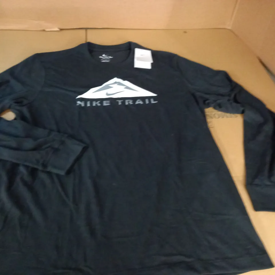NIKE TRAIL LONG SLEEVE T-SHIRT - XL