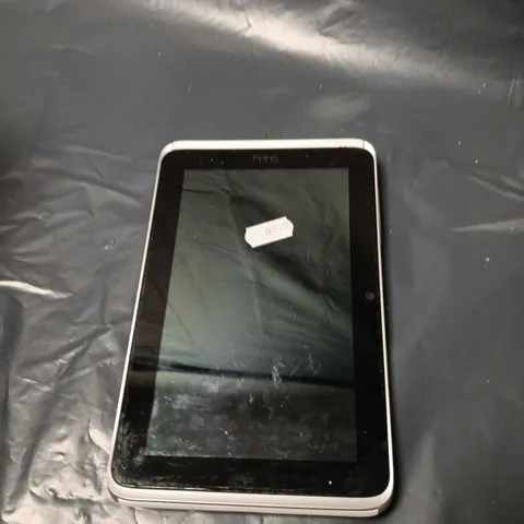 HTC TABLET  – SILVER BACK WITH WHITE CAMERA MODULE 