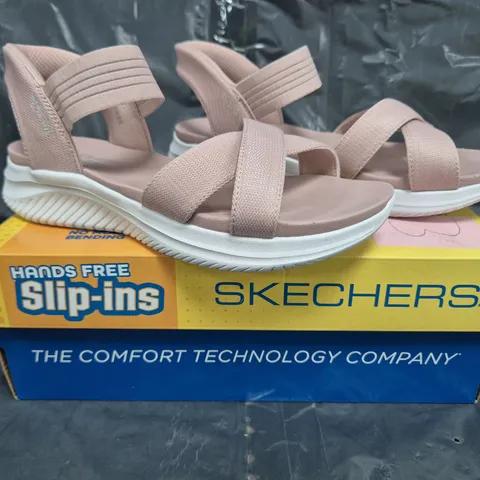 BOXED PAIR OF SKECHERS ULTRA FLEX OPEN TOE SANDALS IN BLUSH SIZE 5.5