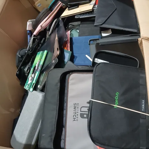PALLET OF ASSORTED ELECTRICAL DEVICE CASES AND ACCESSORIES