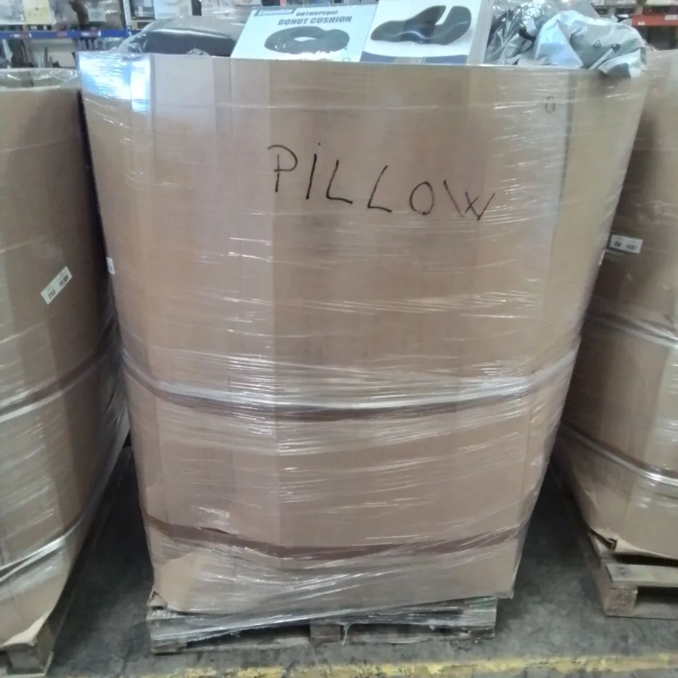 PALLET OF ASSORTED ITEMS TO INCLUDE, MEMORY FOAM PILLOWS/CUSHIONS, KNEE PILLOWS, BOOSTER SEATS ETC.