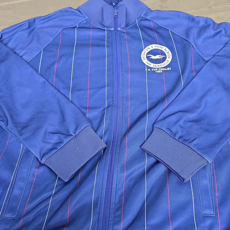 BRIGHTON FC FA CUP FINALIST 1983 JACKET - SIZE M