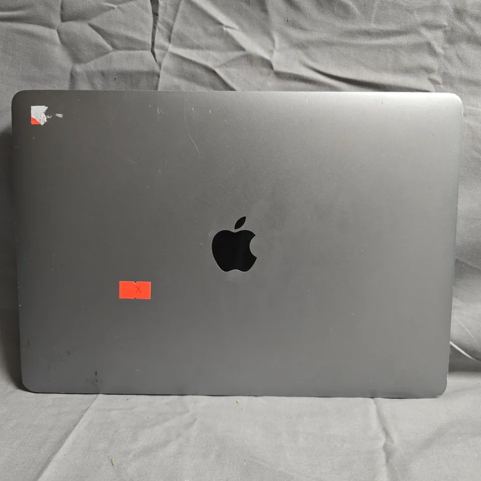 Apple MacBook Pro 13-inch (A2251) Space Gray