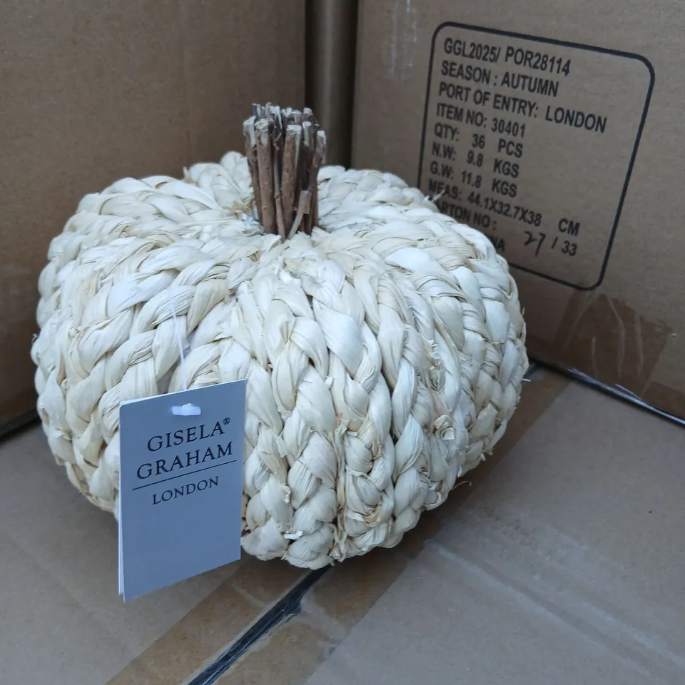 FOUR BRAND NEW GISELLA GRAHAM LONDON WOVEN DECORATIVE BALL ORNAMENT – CREAM/NATURAL FIBRE