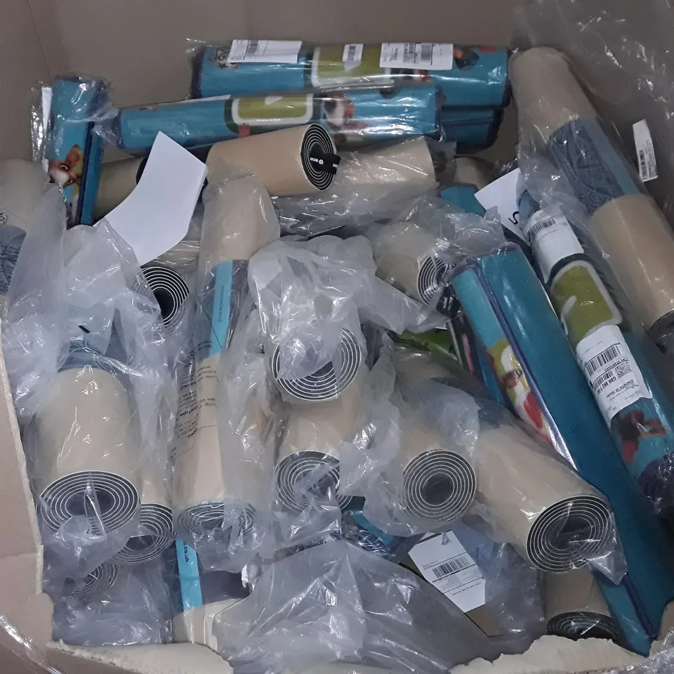 UNPROCESSED PALLET OF ASSORTED ITEMS TO INCLUDE KIDS RUGS AND YOGA MATS