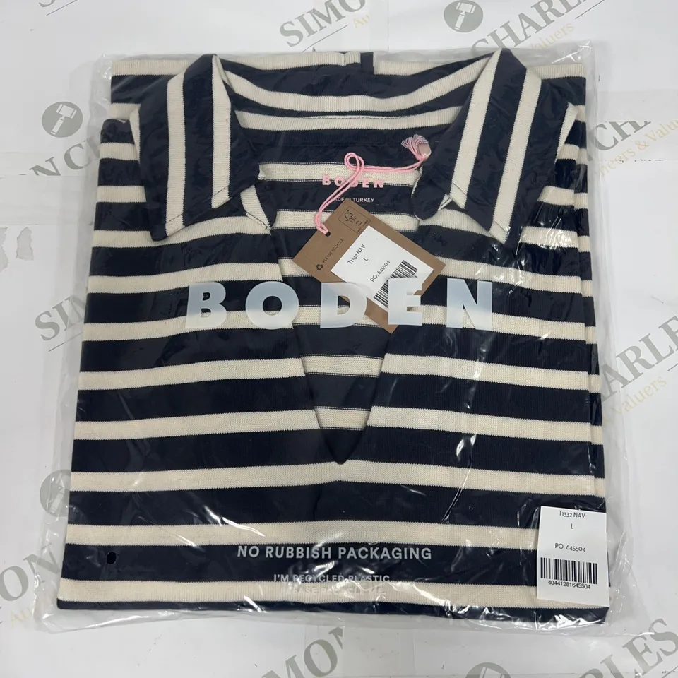 BODEN V NECK COLLARED SHIRT IN STRIPED NAVY SIZE LARGE