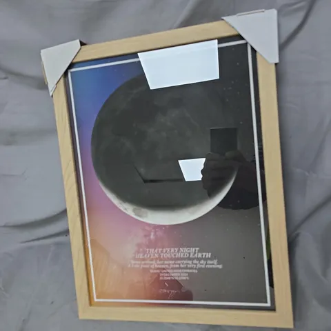FRAMED POSTER PRINT – MOON & GRADIENT NIGHT SKY