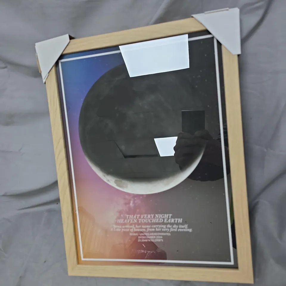 FRAMED POSTER PRINT – MOON & GRADIENT NIGHT SKY