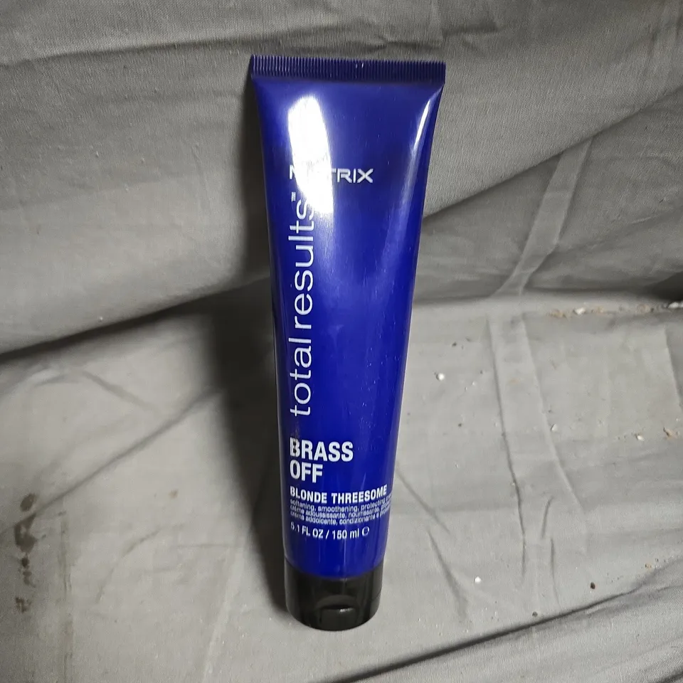 APROXIMATELY 24 MATRIX TOTAL RESULTS BRASS OFF BLONDE THREESOME 150ML