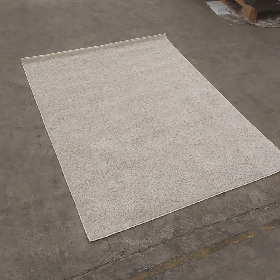 QUALITY DESIGNER AREA RUG - APPROXIMATELY 160 x 120cm