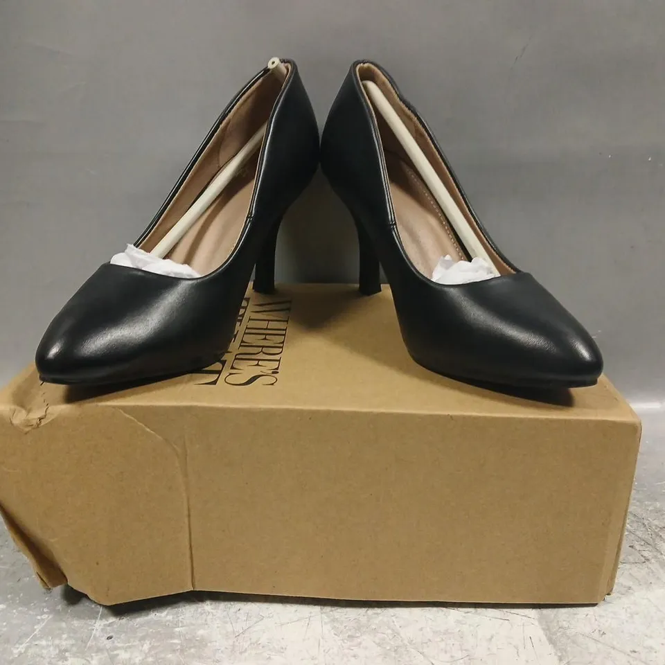 BOXED PAIR OF WHERE'S THAT FROM POINTED TOE HEELED SHOES IN BLACK SIZE UK 3