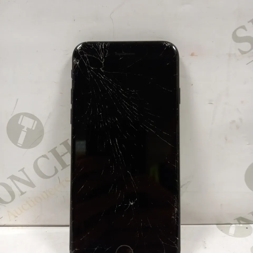 APPLE IPHONE 7 (A1778) SMARTPHONE