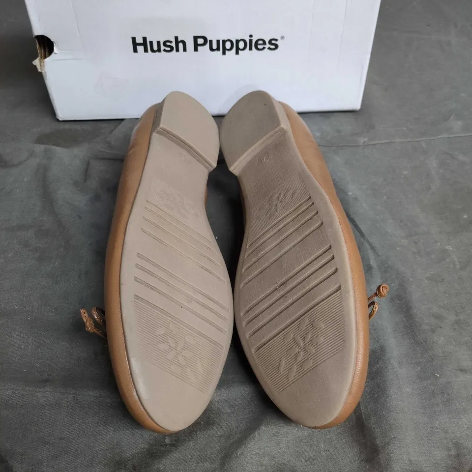 HUSH PUPPIES LEATHER SLIP-ON LOAFER – UK 8 – TAN
