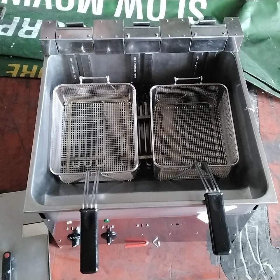 VALENTINE 500 BUILT IN DOUBLE BASKET FRYER V600E