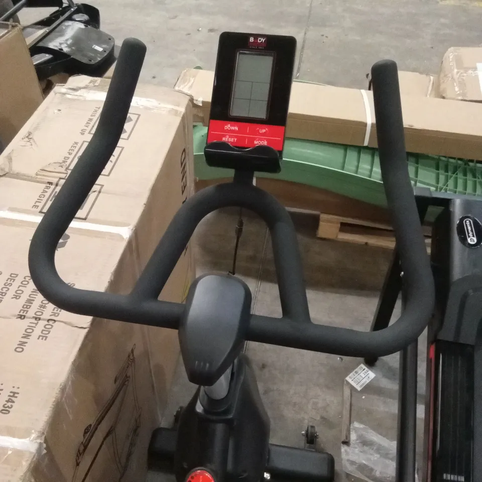 BOXED SCULPTURE PRO RACING STUDIO BIKE WITH 18KG FLYWHEEL RRP £349.99