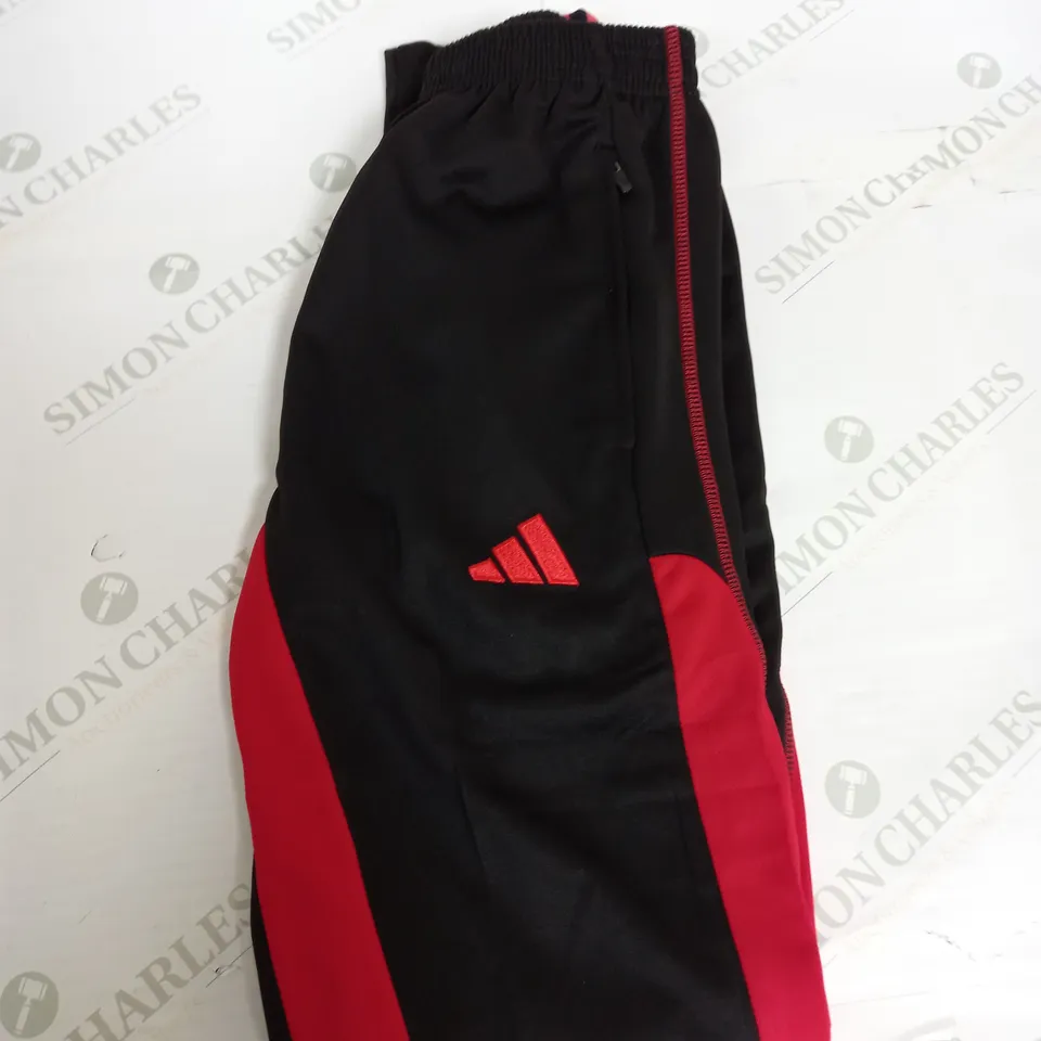 MANCHETSER UNITED FC TRAINING TRACKSUIT BOTTOMS SIZE S