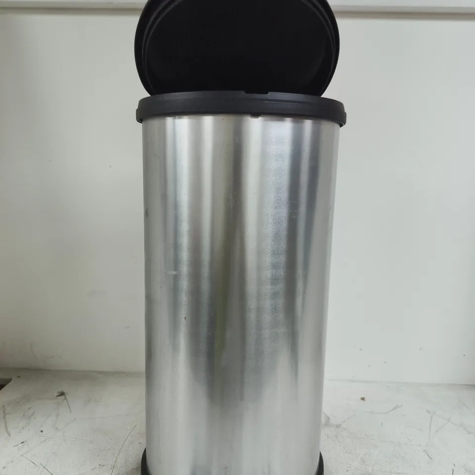 STAINLESS STEEL WASTE BIN WITH BLACK LID