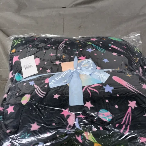 THE OODIE KIDS' SPACE-THEMED BLANKET WITH STARS AND ROCKETS – PACKAGED