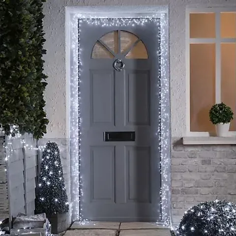 FESTIVE INDOOR/OUTDOOR DOOR GARLAND 880 LED LIGHTS WITH HOOKS