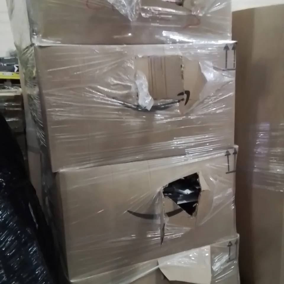 PALLET CONTAINING A LARGE QUANTITY OF TABLET CASES AND PHONE CASES AND SCREEN PROTECTORS
