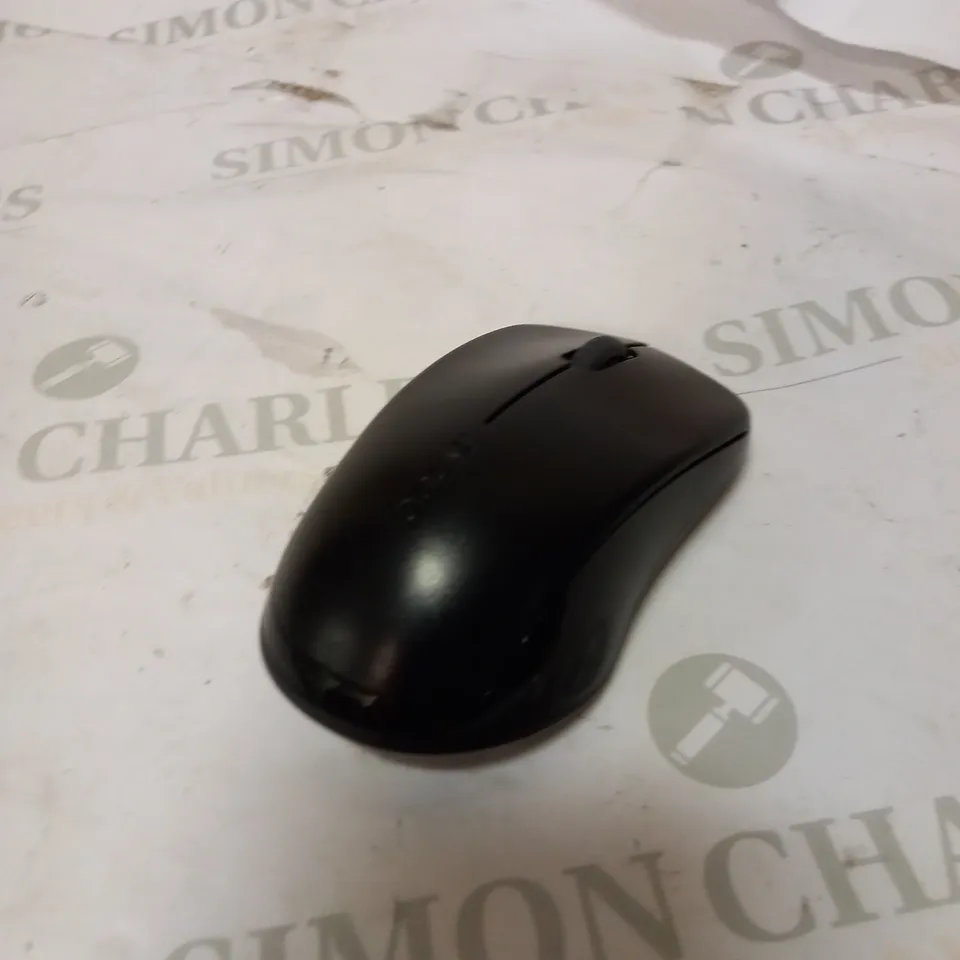 LOT OF 10 ASSORTED MOUSES , AUDIO CONNECTORS , WALL MOUNTS AND PHONE CASES