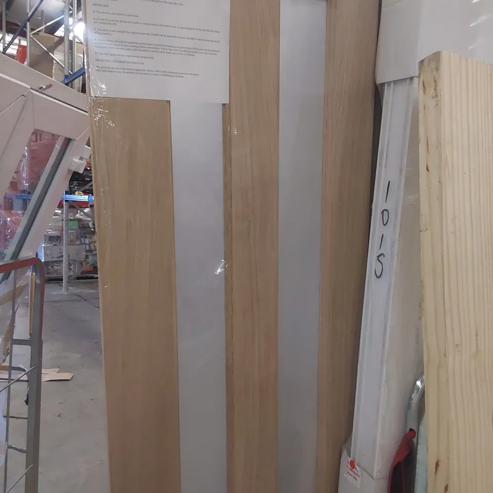 OAK VENEER VERTICAL 3 PANEL INTERNAL DOOR 1981 × 686mm