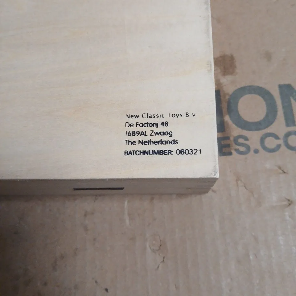 NEW CLASSIC TOYS WOODEN TOOL SET IN CARRY CASE