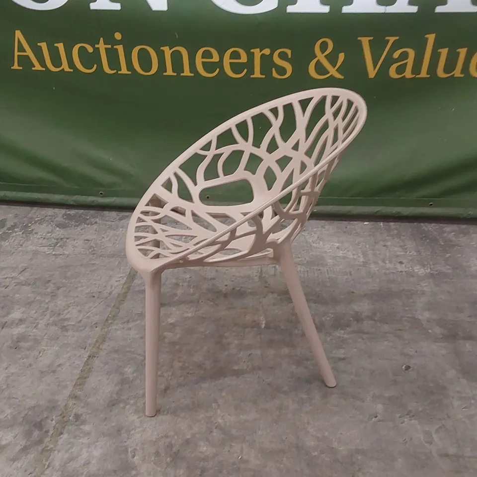 SET OF 4 BRAND NEW DESIGNER OUTDOOR GARDEN WEB EGG SHAPED CHAIRS 