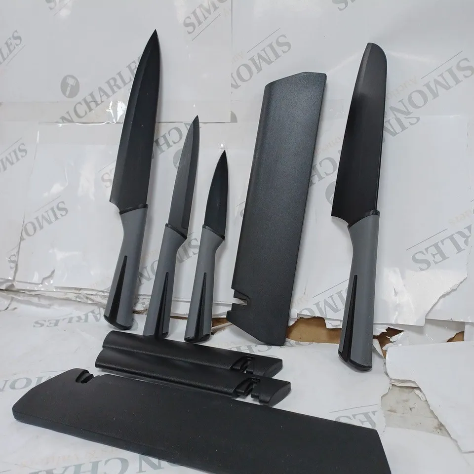 COOK'S ESSENTIALS SET OF KNIVES WITH SHARPENING SHEATHS IN BLACK