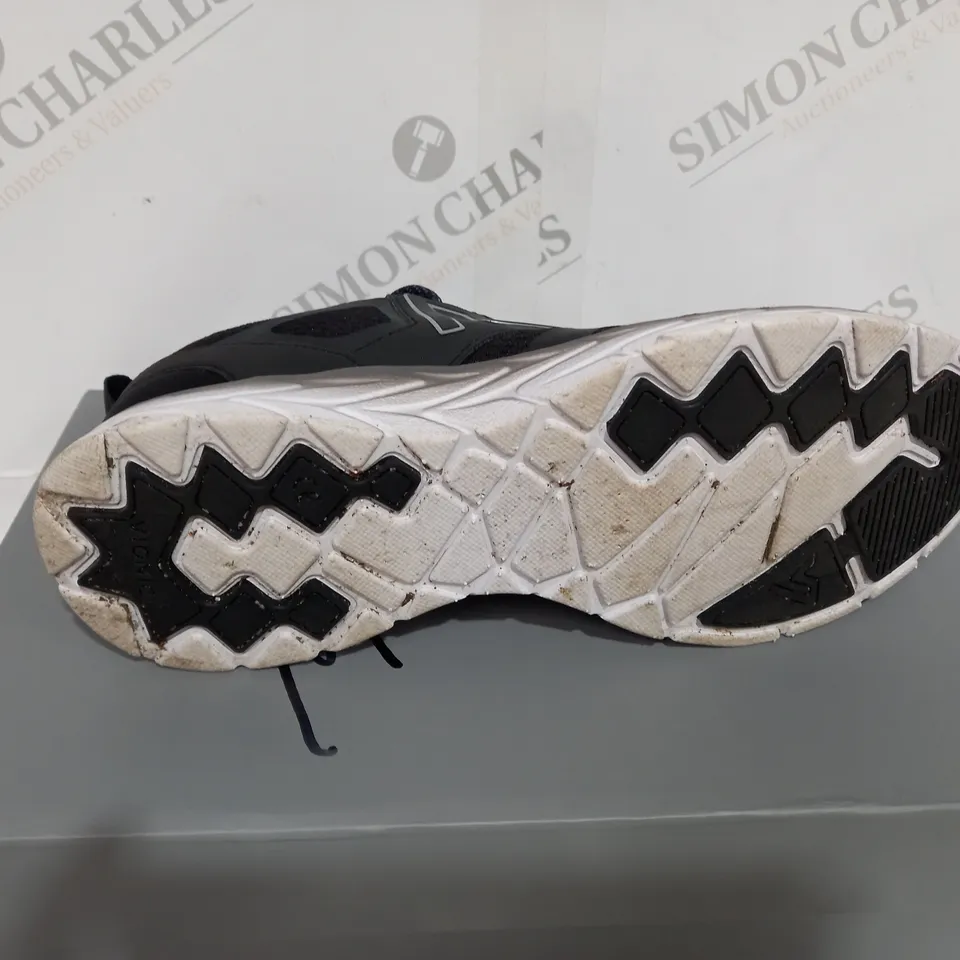 VIONIC SHANTELLE  - BLACK TRAINER - SIZE 6 - UNBOXED 