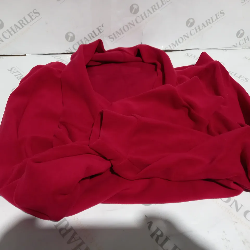 BOX OF APPROXIMATELY 15 ASSORTED CLOTHING ITEMS INCLUDING JUMPERS, TOPS, DRESSES ETC