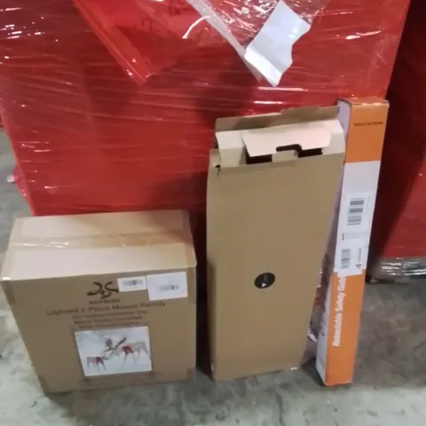 PALLET OF ASSORTED HOUSEHOLD GOODS AND PRODUCTS TO INCLUDE;RETRACTABLE SAFETY GATE,PULL UP BAR,LIGHTED 2 PEICE MOOSE FAMILY DECORATION