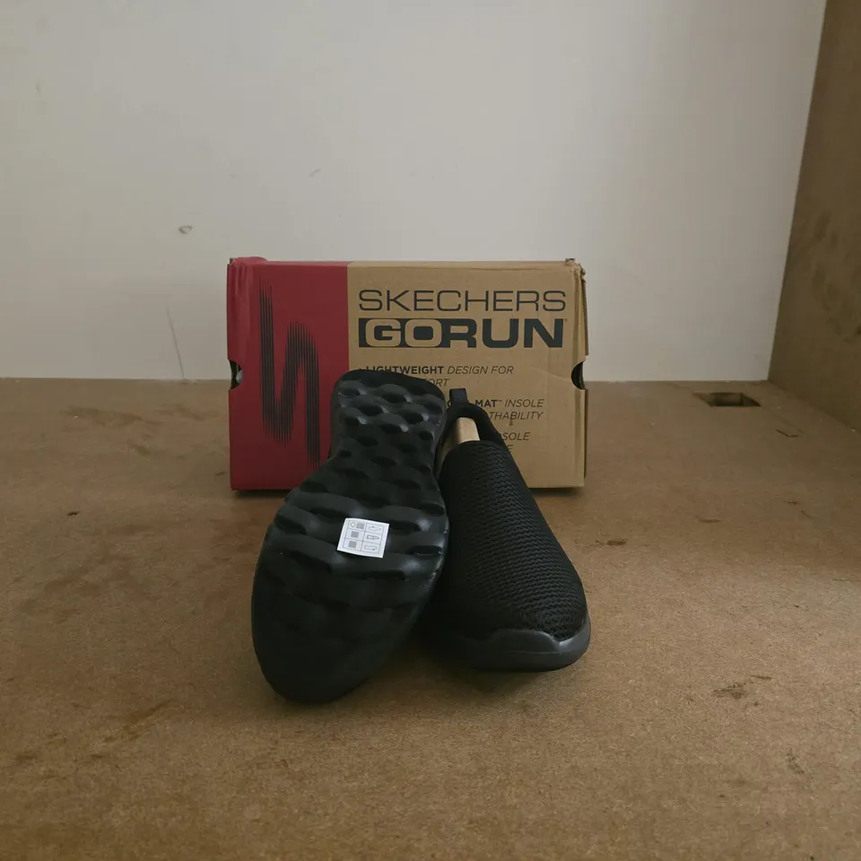 SKECHERS GORUN SLIP-ON RUNNING SHOE – BLACK UK 5