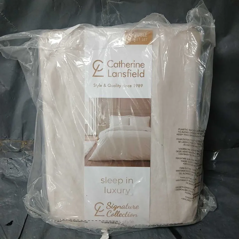 CATHERINE LANSFIELD KINGSLEY MATT VELVET BEDSPREAD THROW CREAM