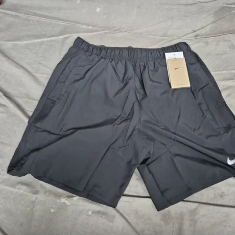 NIKE CHALLENGER SHORTS – BLACK – DRI-FIT – STANDARD FIT – SIZE M