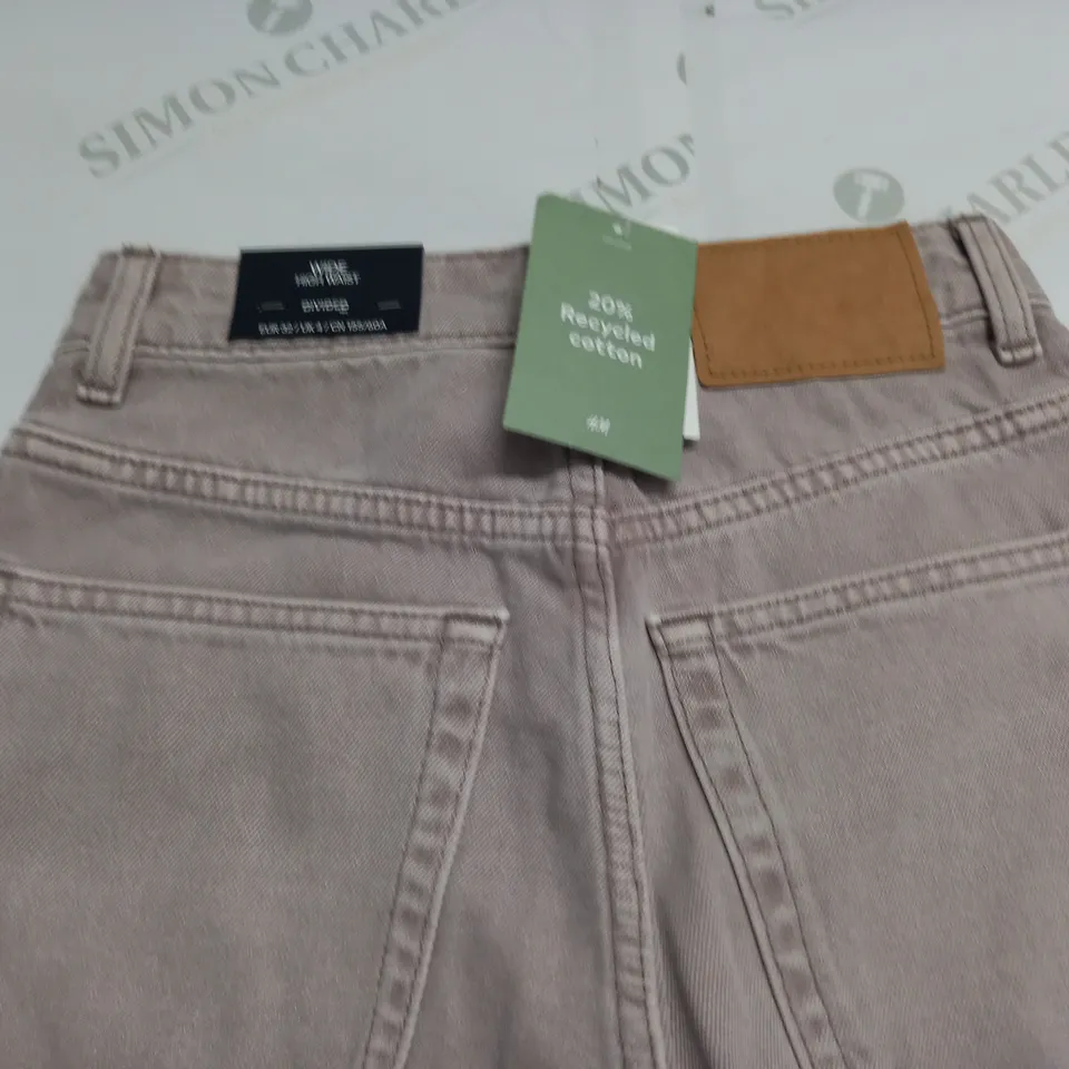 DIVIDED WIDE HIGH WAIST JEANS IN DUSTY PINK - UK 4