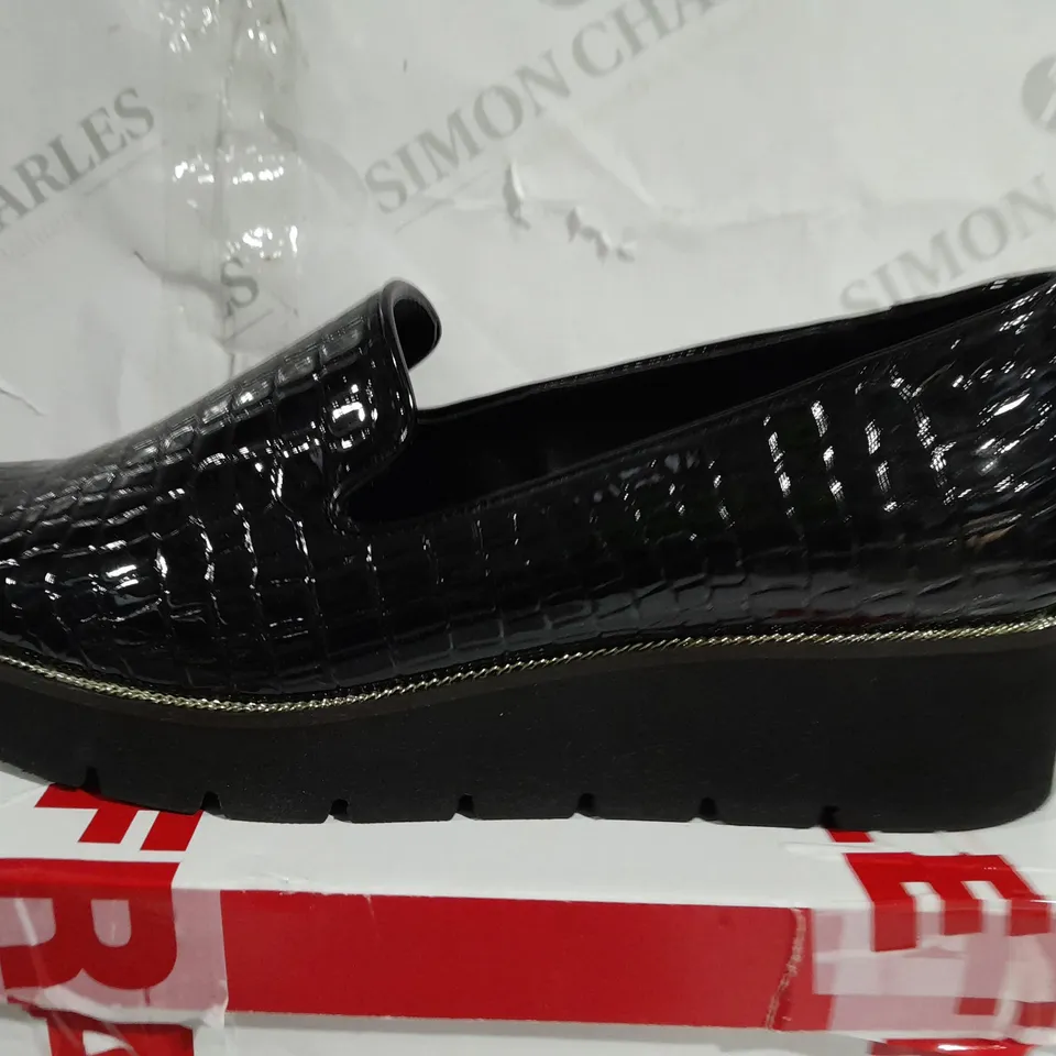 DUNE FLATFORM LOAFER BLACK CROCK SIZE 4 - BOXED