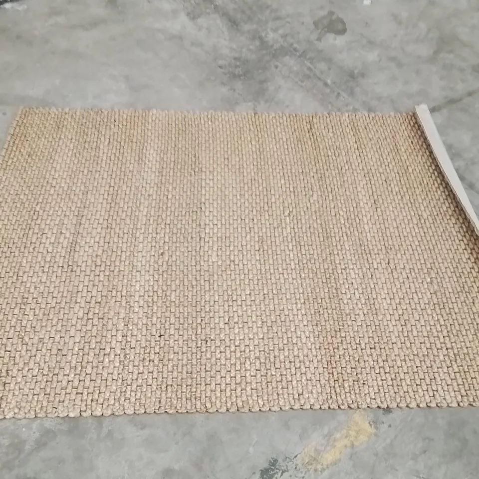 QUALITY DESIGNER AREA RUG - APPROXIMATELY 204X140CM
