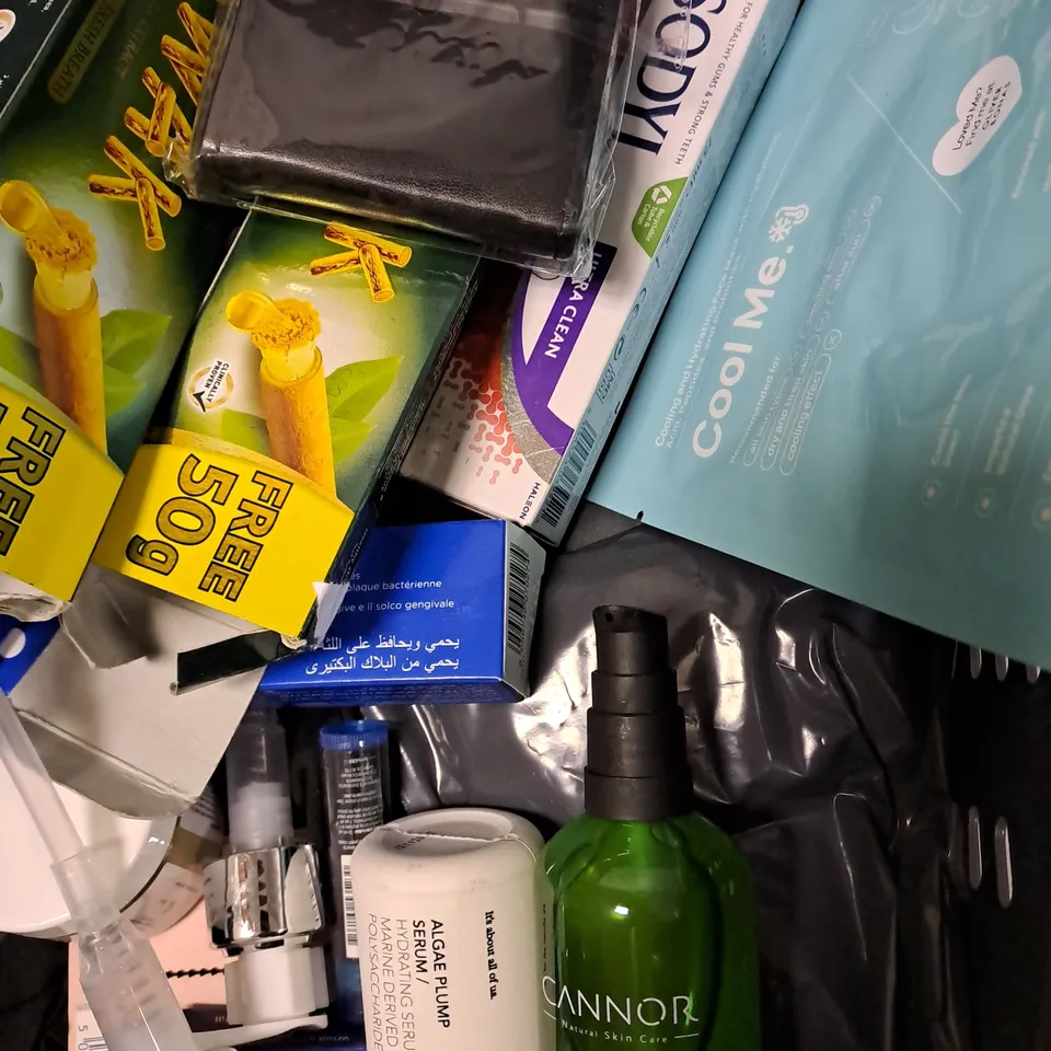 APPROX 15 ASSORTED BEAUTY PRODUCTS TO INCLUDE LA ROCHE-POSAY TOLÉRIANE DERMALLERGO NIGHT CREAM, NEAL&WOLF MIRACLE CRACKER, COLGATE MOUTHWASH, ETC