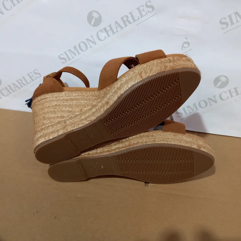 PAIR OF FAIRFAX & FAVOR WEDGE SANDALS SIZE 39