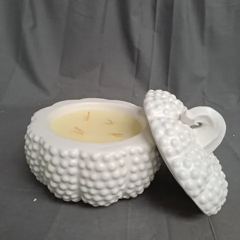HOMEWORX BY SLATKIN & CO. CERAMIC HOBNAIL PUMPKIN CANDLE