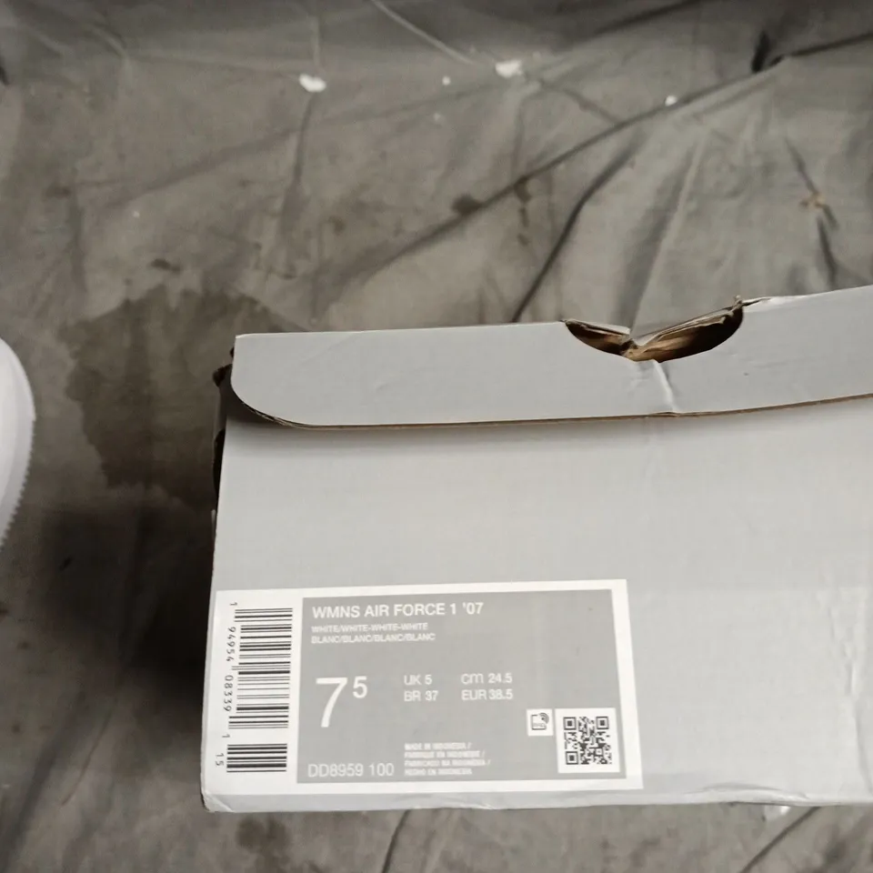 NIKE WMNS AIR FORCE 1 '07 WHITE – UK 5 (US 7.5)