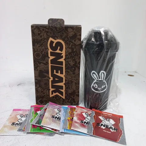 SNEAK DRINKS CONTAINER WITH REHYDRATION SACHETS