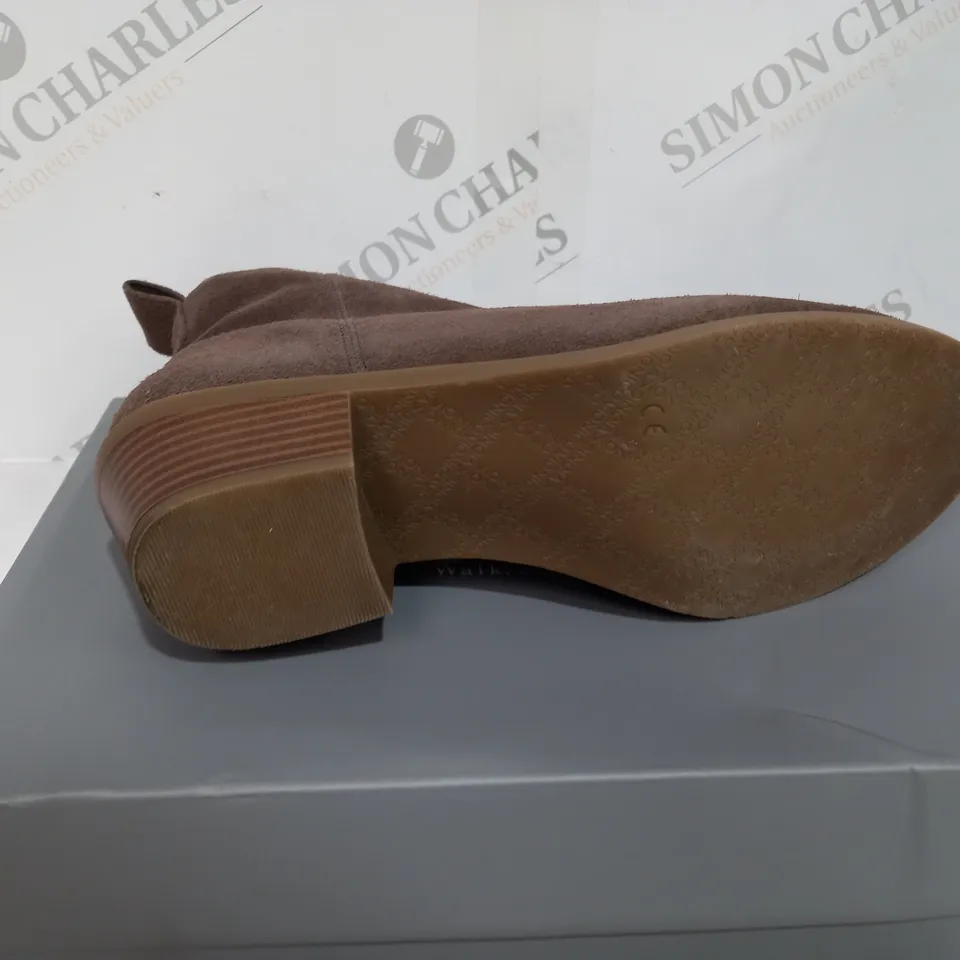 VIONIC VERA ANKLE BOOTS - GREIGE - SIZE 5.5