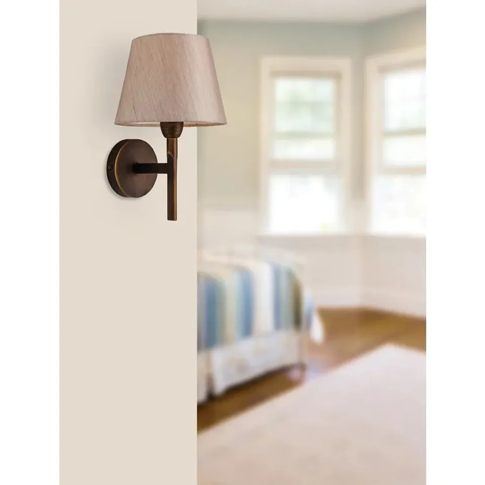 BOXED BRACKENRIDGE ARMED WALL SCONCE LIGHT FITTING 