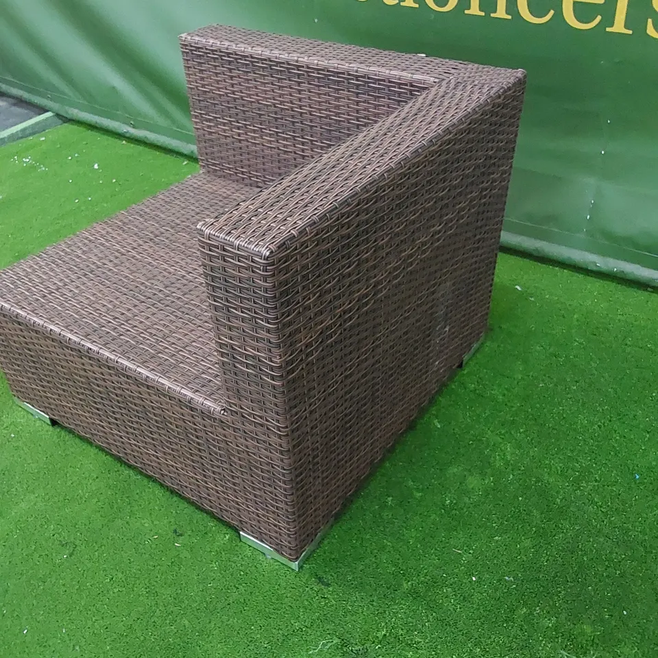 DESIGNER CHOCOLATE MIX RATTAN GARDEN/PATIO SOFA CORNER PIECE