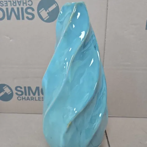 BOX OF 2 GISELA GRAHAM LONDON STONEWARE VASE - DECORATIVE SEAFOAM WAVE 