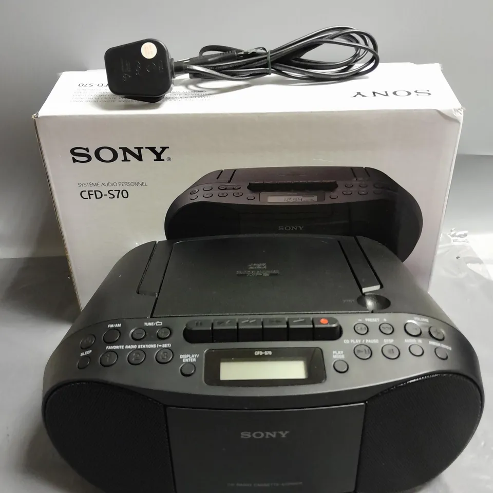 BOXED SONY BOOMBOX FM/AM/CD MEGA BASS IN BLACK CFD-S70