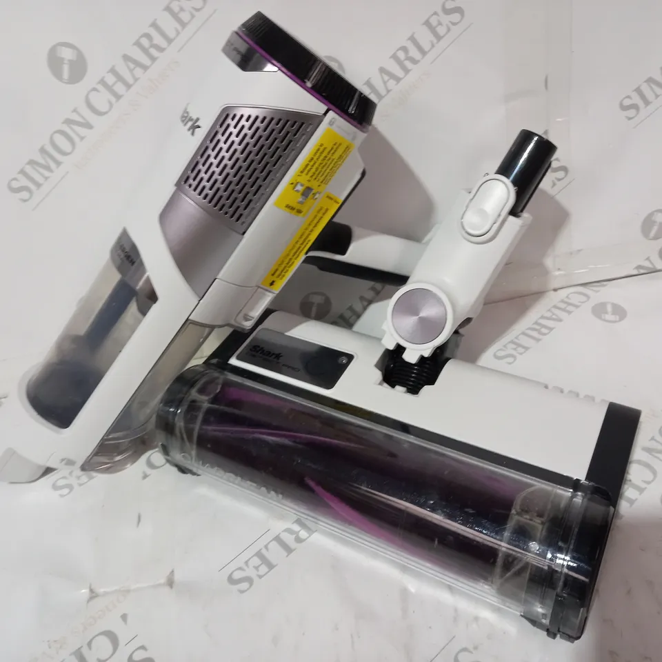 BOXED SHARK CORDLESS DETECT PRO VACUUM CLEANER